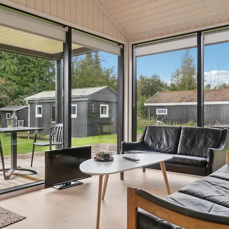 3 Bedroom Stunning In Grenaa * Brondstrup