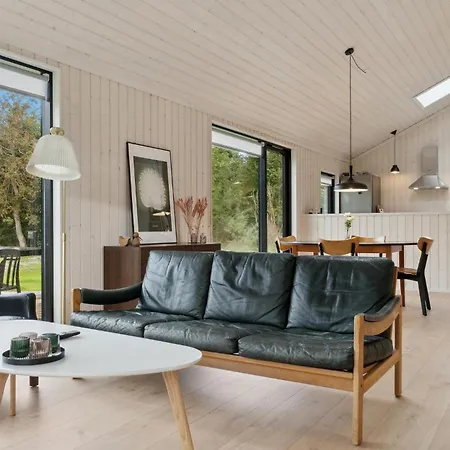 3 Bedroom Stunning In Grenaa Holiday home