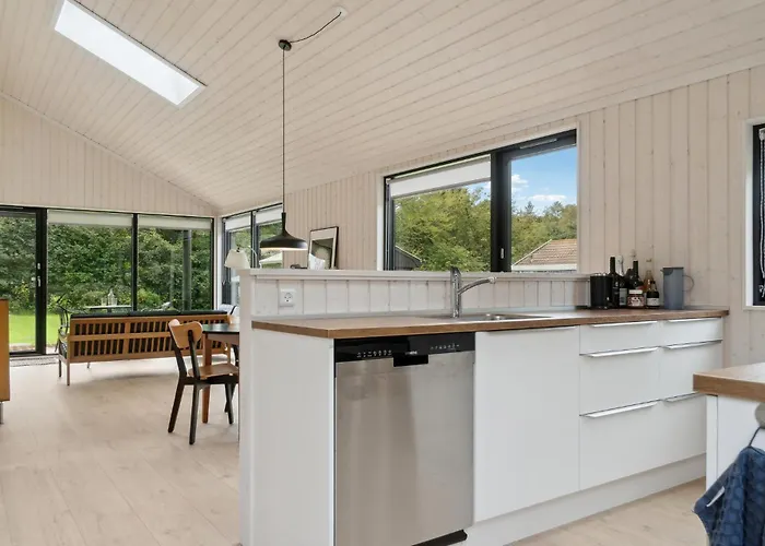 3 Bedroom Stunning In Ferienhaus Grenå