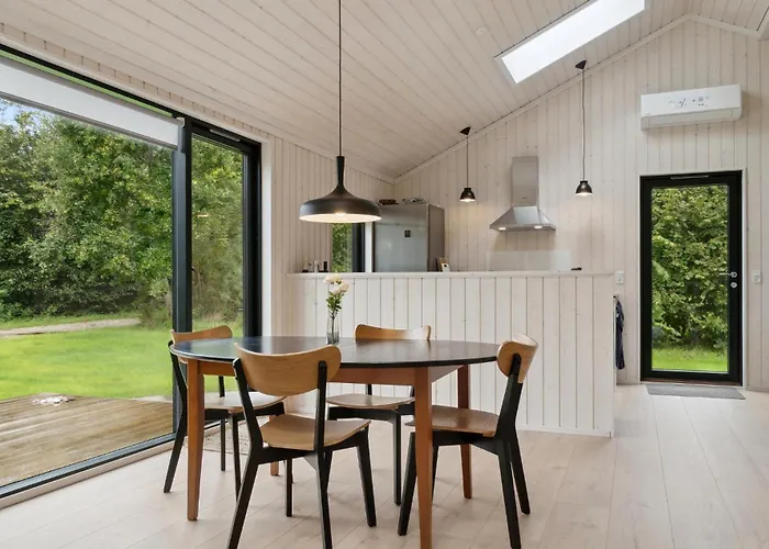 3 Bedroom Stunning In *